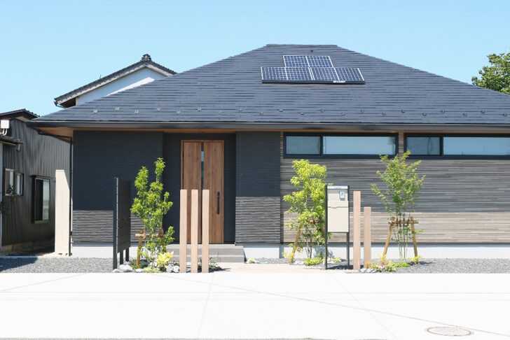 安来市 外構施工 門まわりと玄関アプローチの外構事例