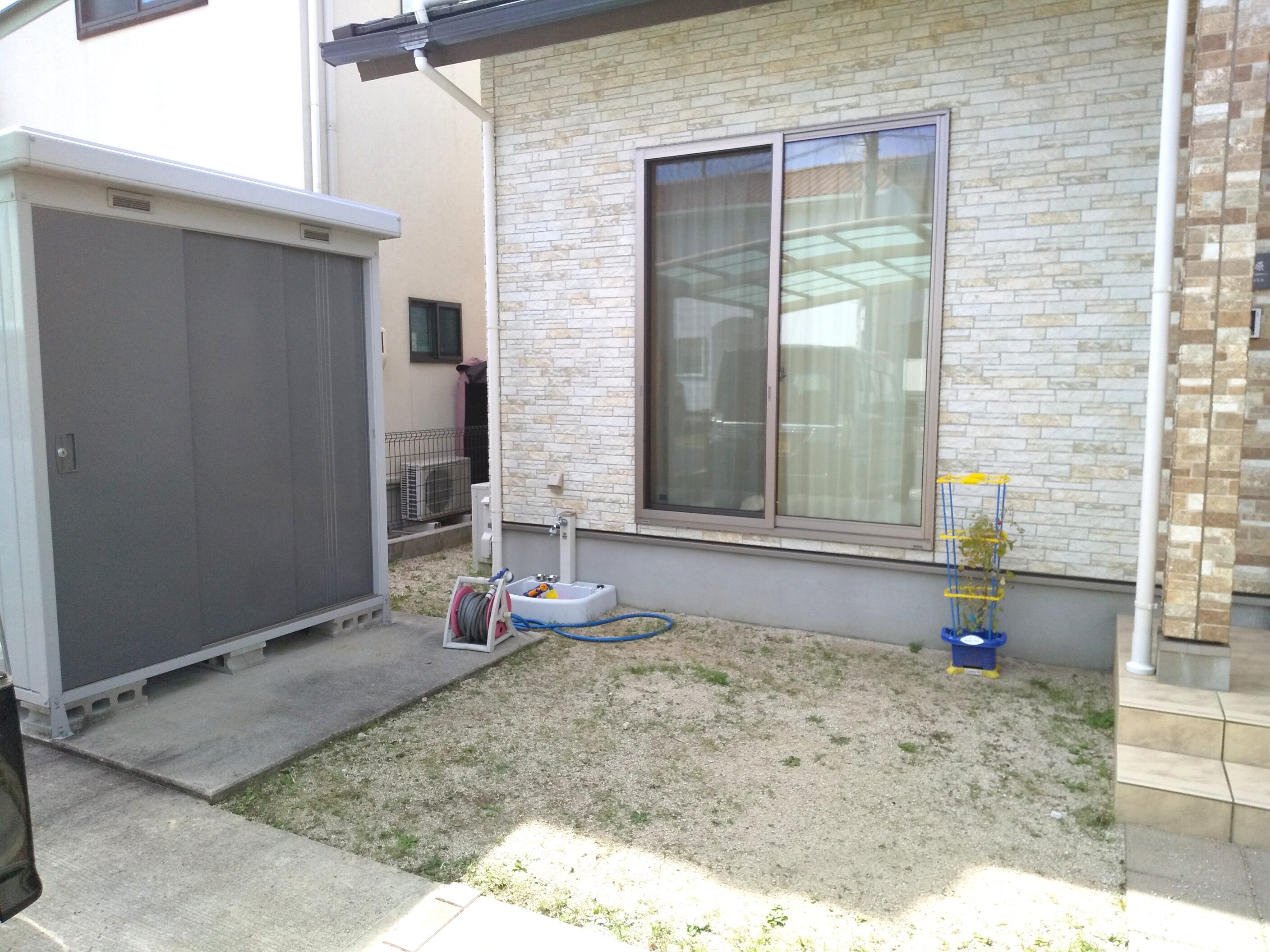 安来市 外構リフォーム 自転車置き場施工前の庭スペース