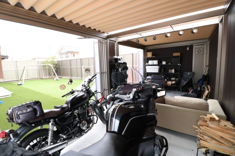 安来市 外構リフォーム バイクや趣味用品を収納したガレージ