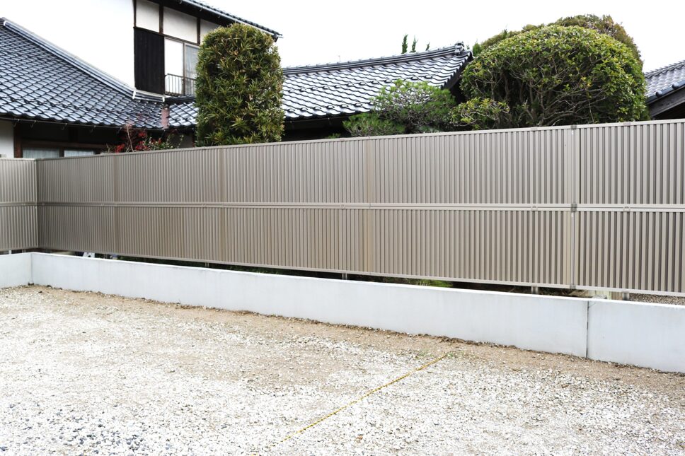 安来市 外構工事 丈夫で安心なフェンス施工後の様子
