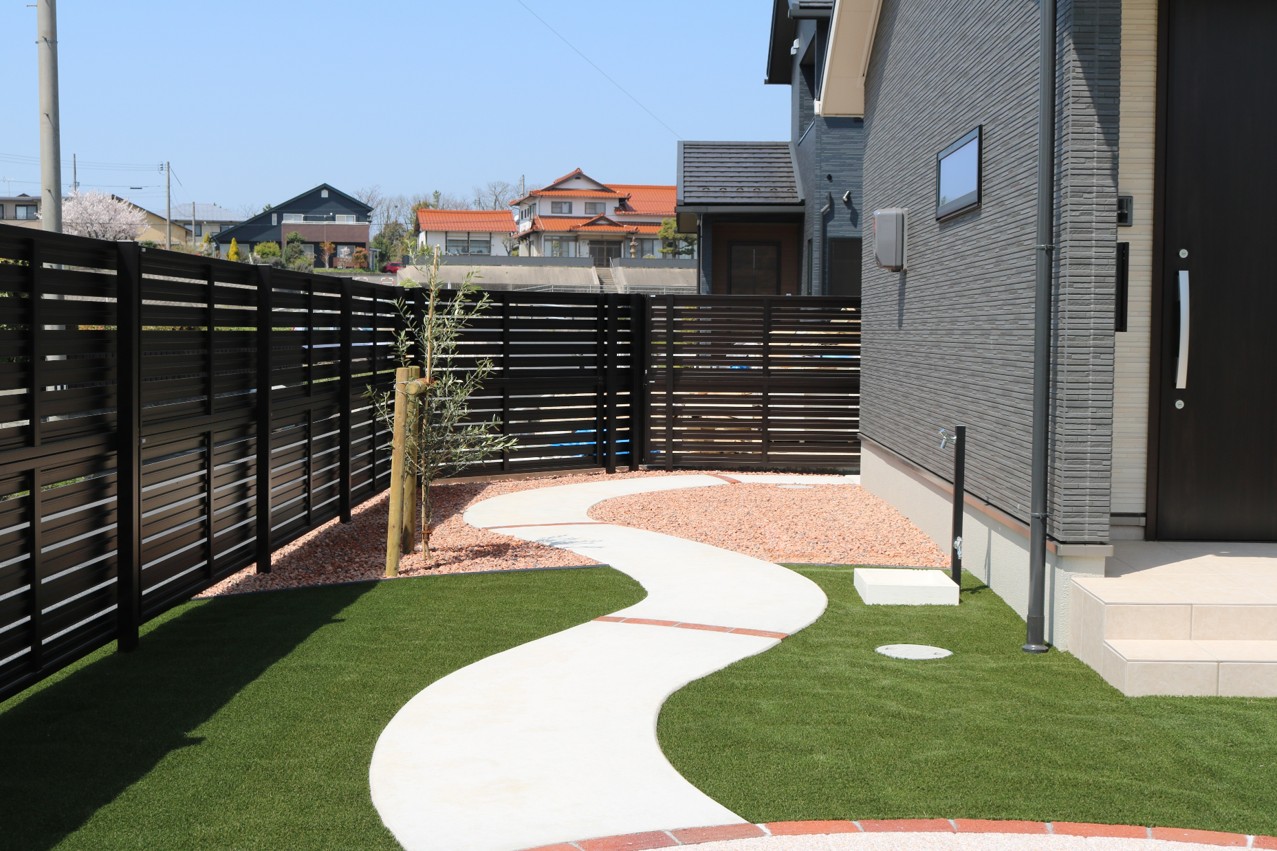 安来市で施工した目隠しフェンス事例