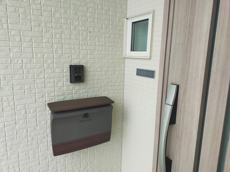 安来市 外構リフォーム 門まわりのポストとインターホン設置例