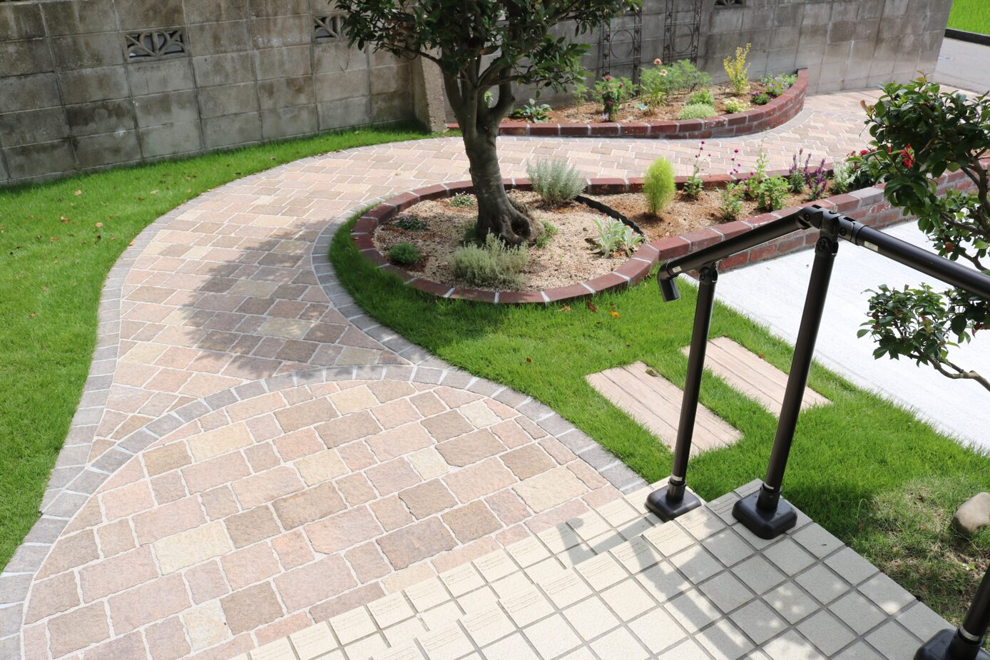 安来市 外構リフォーム 施工前後の比較写真