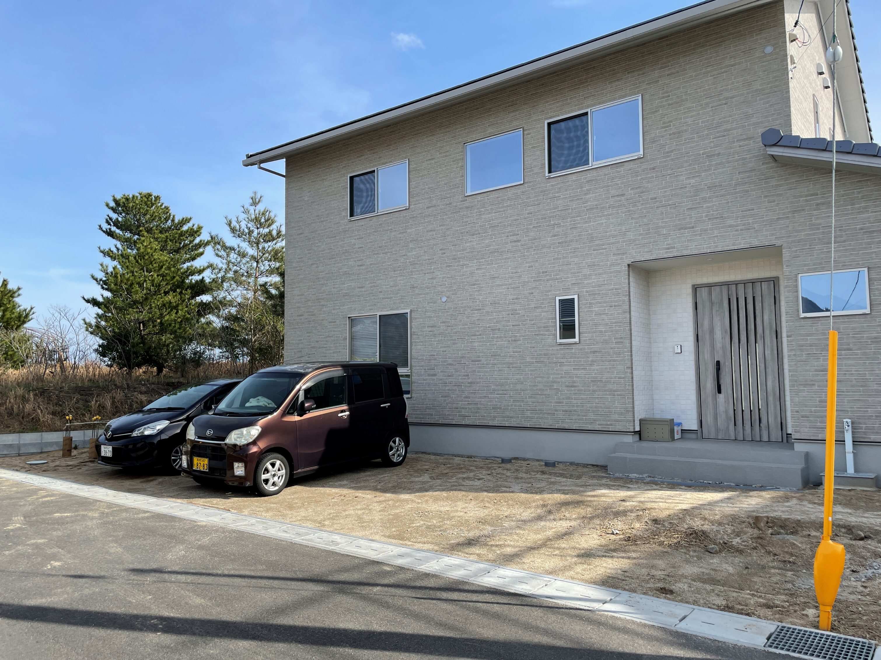 安来市 外構リフォーム 駐車場拡張後の全景