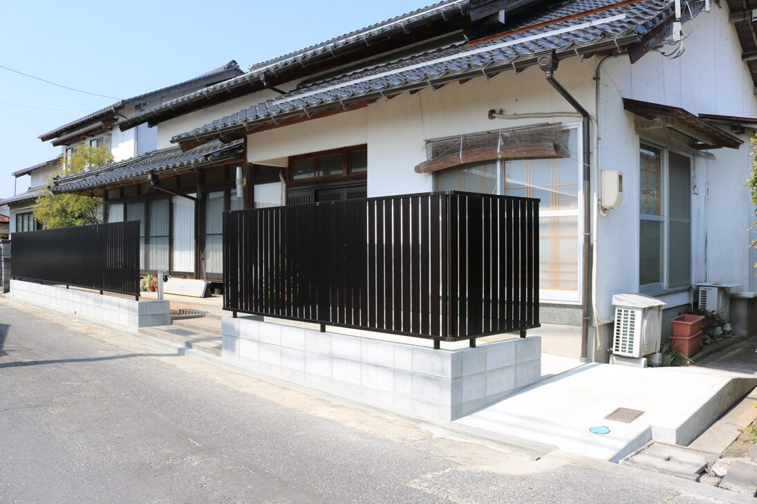 安来市 外構工事 ブロック塀リフォーム後のフェンス付きデザイン