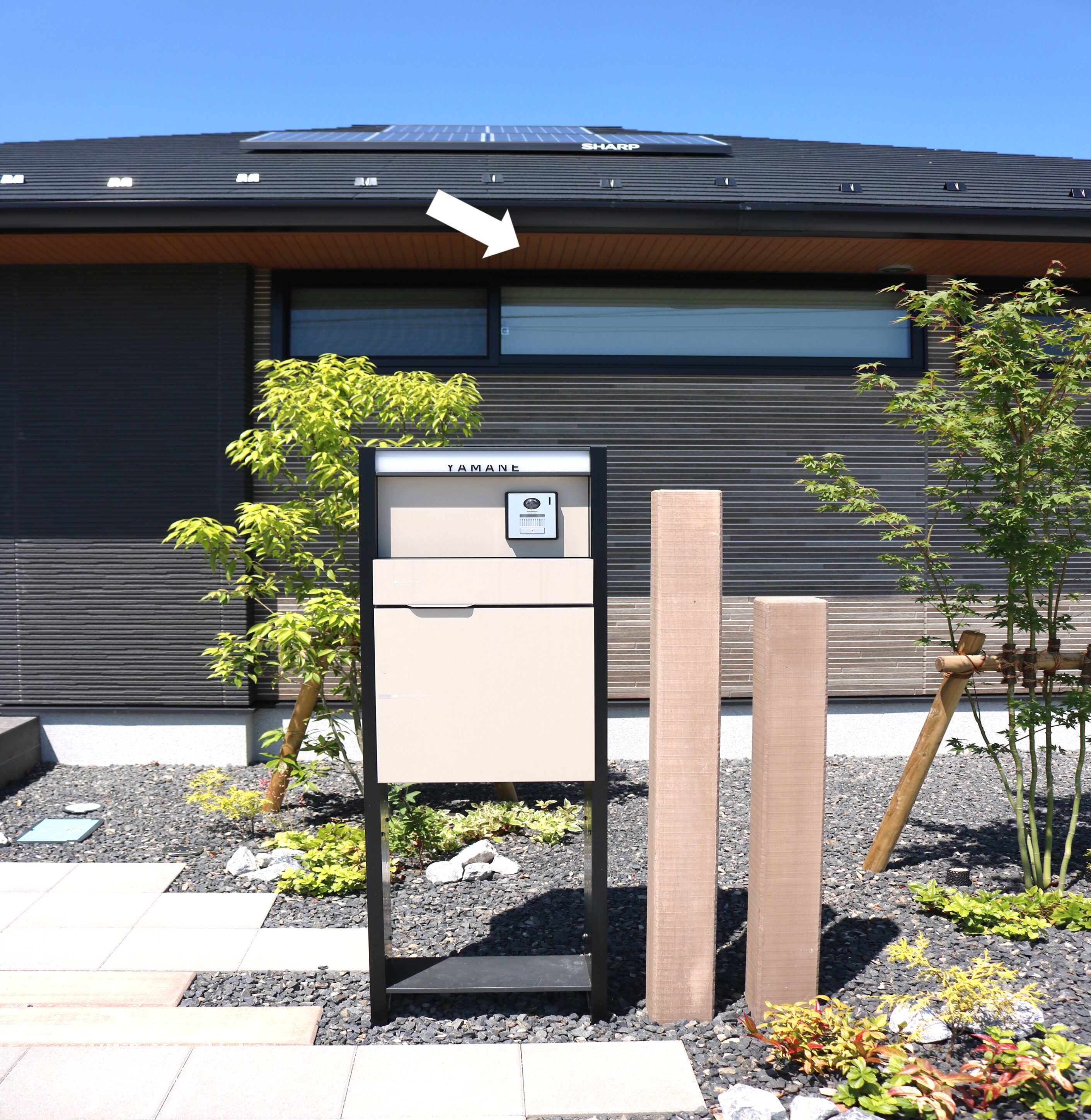 安来市 外構リフォーム 植栽と門柱を取り入れたアプローチ